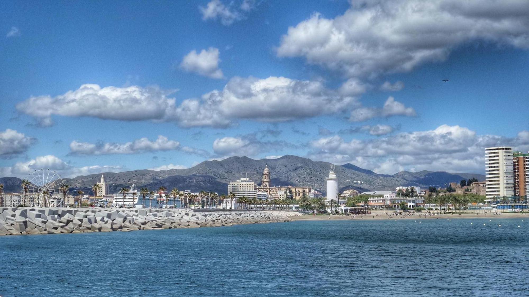 Apartamento Los Tres Soles Малага Экстерьер фото