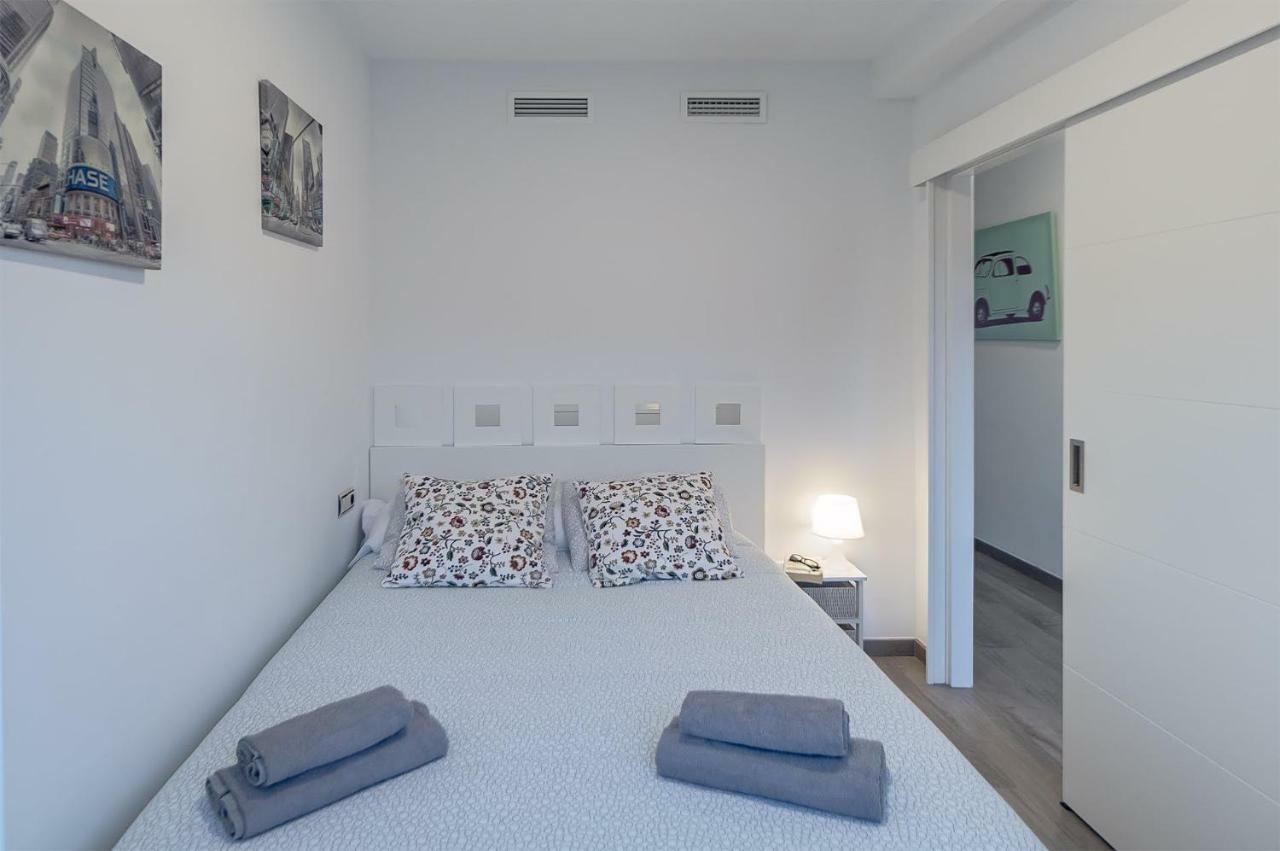 Apartamento Los Tres Soles Малага Экстерьер фото