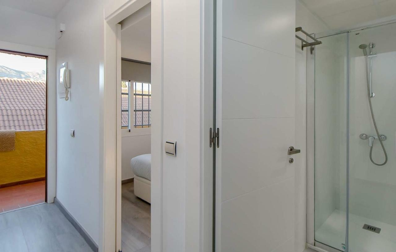 Apartamento Los Tres Soles Малага Экстерьер фото
